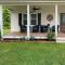Quaint Creekside Cottage with Porch and Backyard! - 列克星敦