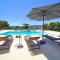 Villa MAGNIFICA with pool