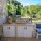STONE HOUSE MAGALI
