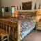 BLUEBEARY PINES-PERFECT ESCAPE-PRIVATE HOT TUB-WALK to SKI SHUTTLES - Big Bear Lake