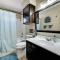 Pet Friendly Modern 3BR 25BA Nearby Park &Trail - Smoke