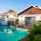 17 on 13th - Edenvale