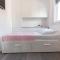 New Studio for 2, Free Private Garage Spot, Wi-Fi, 200 m from Mall of Split - Split