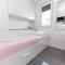 New Studio for 2, Free Private Garage Spot, Wi-Fi, 200 m from Mall of Split - Split