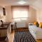 Modern Studio Apartment - Орадя