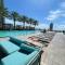 Amazing Views at a Complete Resort BY rent4us - هوليوود