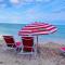 Amazing Views at a Complete Resort BY rent4us - هوليوود