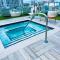 AMAZING VIEWS IN A DREAM APARTMENT By rent4us - 好莱坞