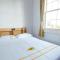 Hearty Center Motel