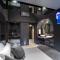 4 Suites " unconventional living rooms "