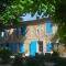 Les Volets Bleus Provence
