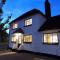 Double Award Winning, Stunning 1700's Grd 2 listed cottage near Stonehenge - Elegantly Refurbished Throughout - 埃姆斯伯里