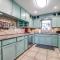 5 BDRM Home on 2 Acres Mins To Wineries Private Heated Pool and Hot Tub