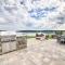 Newly Built Gilletts Lake Gem Dock and Hot Tub