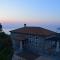 Villa Sklithro in the heart of the forest with magnificent view of the sea just 10 minutes from it - 阿吉坎普斯