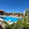 Apartment with swimming pool