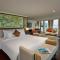 Halong CAPELLACRUISE - Member of Lyra cruise collection