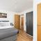 Skyvillion - 4 Bed Luxury Apartment with Balcony & Parking