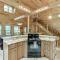 Private Luxury Cabin w Pool Table and Firepit - Cornelia