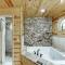 Private Luxury Cabin w Pool Table and Firepit - Cornelia