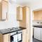 NEC-BHX-HS2 - stunning apartment in Coleshill B46 for LONG & FLEXIBLE STAYS - 3 Bedrooms with 4 Separate Beds - Birmingham