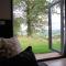 Little Acorn - Luxury shepherd's hut / lodge with private hot tub and garden - Llanfyllin