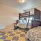 Pet-Friendly Home with Deck 1 Mi to Canyon Lake Fun