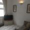 All Saints 2 bed Apartment in central Stamford with Parking