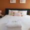 Queensize private room - en suite and free parking - Silverdale