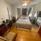 2 Rooms, Massage Seat, and free regulation parking street at weekends, THE BEST CHOICES!!
