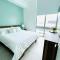 Sleek 2BD 2BA Condo In Miami Design District - ميامي