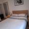 Lovely Home with full en-suite double bed rooms - Рединг