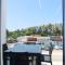 Phaedrus Living - Seaside Executive Flat Harbour 207