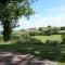 Little Acorn - Luxury shepherd's hut / lodge with private hot tub and garden - Llanfyllin