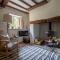 Climbing Rose Cottage - Dog Friendly - Peaceful Cotswold Cottage