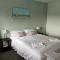 1 Bedroom House with Garden and off road private parking