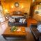 Silky Oak Cottage & Studio