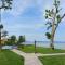 Platán Beach Apartman with lakeview