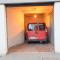 PRIVATE GARAGE,AIR COND, QUITE, NEAR TRAIN STATION