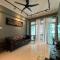 8pax Mount austin Midori Green homestay