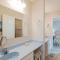 A Watts Landing by Oak Island Accommodations - أوك آيلاند