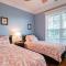 A Wave From It All by Oak Island Accommodations - أوك آيلاند