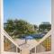A Wave From It All by Oak Island Accommodations - أوك آيلاند
