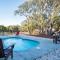 A Wave From It All by Oak Island Accommodations - أوك آيلاند