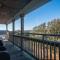 A Wave From It All by Oak Island Accommodations - أوك آيلاند