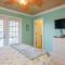 A Wave From It All by Oak Island Accommodations - أوك آيلاند