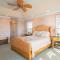 A Wave From It All by Oak Island Accommodations - أوك آيلاند