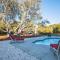 A Wave From It All by Oak Island Accommodations - أوك آيلاند