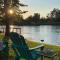 Luxury Riverside Estate - 3BR Home or 1BR Cottage or BOTH - Sleeps 14 - Swim, fish, relax, refresh - Anderson