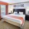 Howard Johnson by Wyndham Lenox